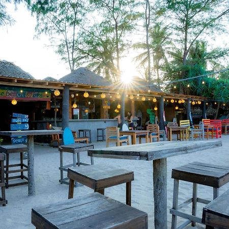 The Beach Lovers Nilaveli Exterior photo