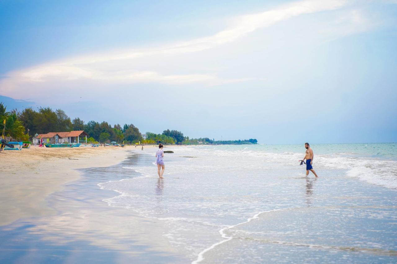 The Beach Lovers Nilaveli Exterior photo
