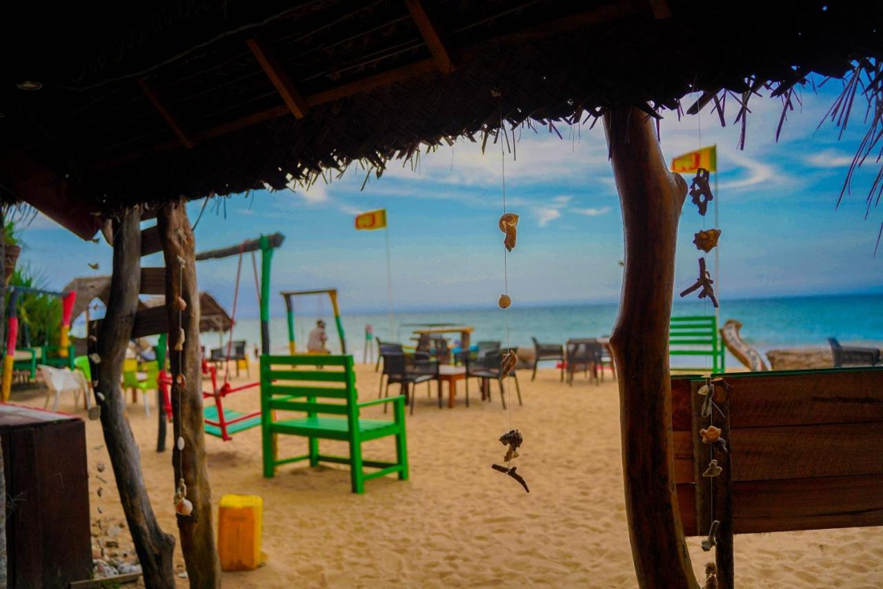 The Beach Lovers Nilaveli Exterior photo